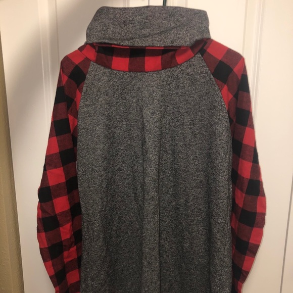 Grey and Plaid Sweater - Picture 4 of 4